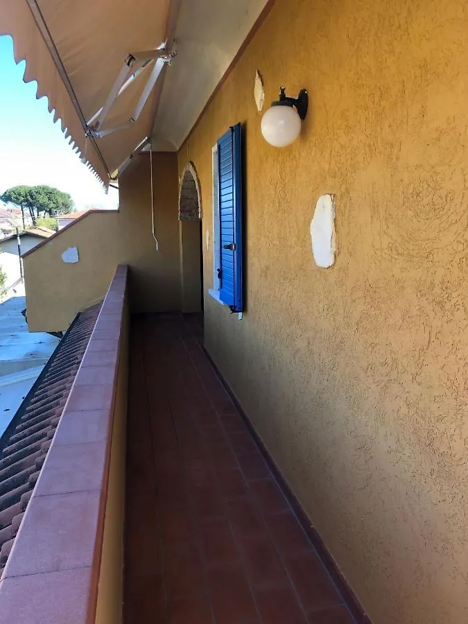 Casa Vacanze Sunflower Carrara Holiday home
