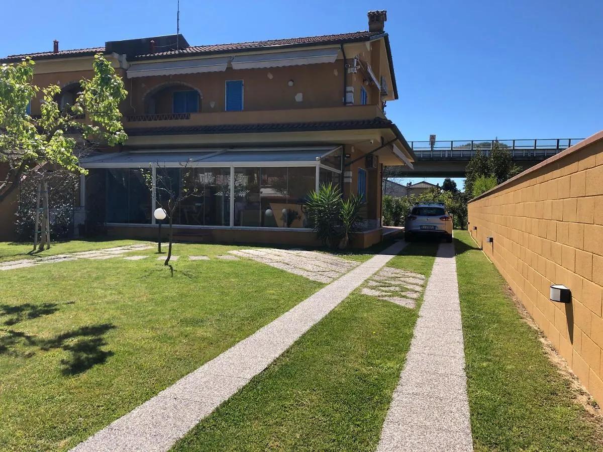 Holiday home Casa Vacanze Sunflower Carrara Italy