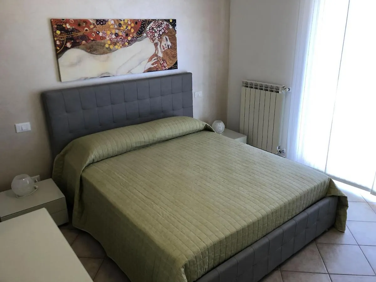 Casa Vacanze Sunflower Carrara Holiday home