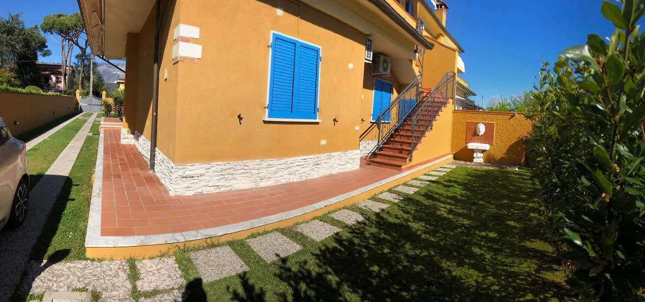 Casa Vacanze Sunflower Carrara Italy