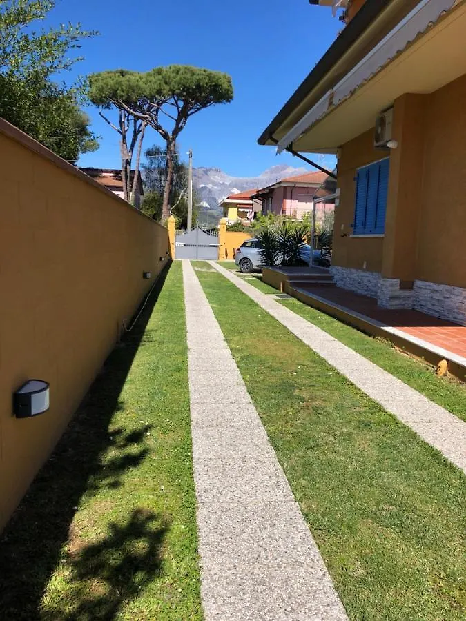 Casa Vacanze Sunflower Carrara