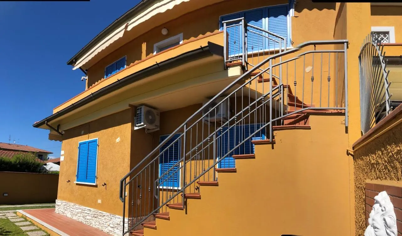 Holiday home Casa Vacanze Sunflower Carrara