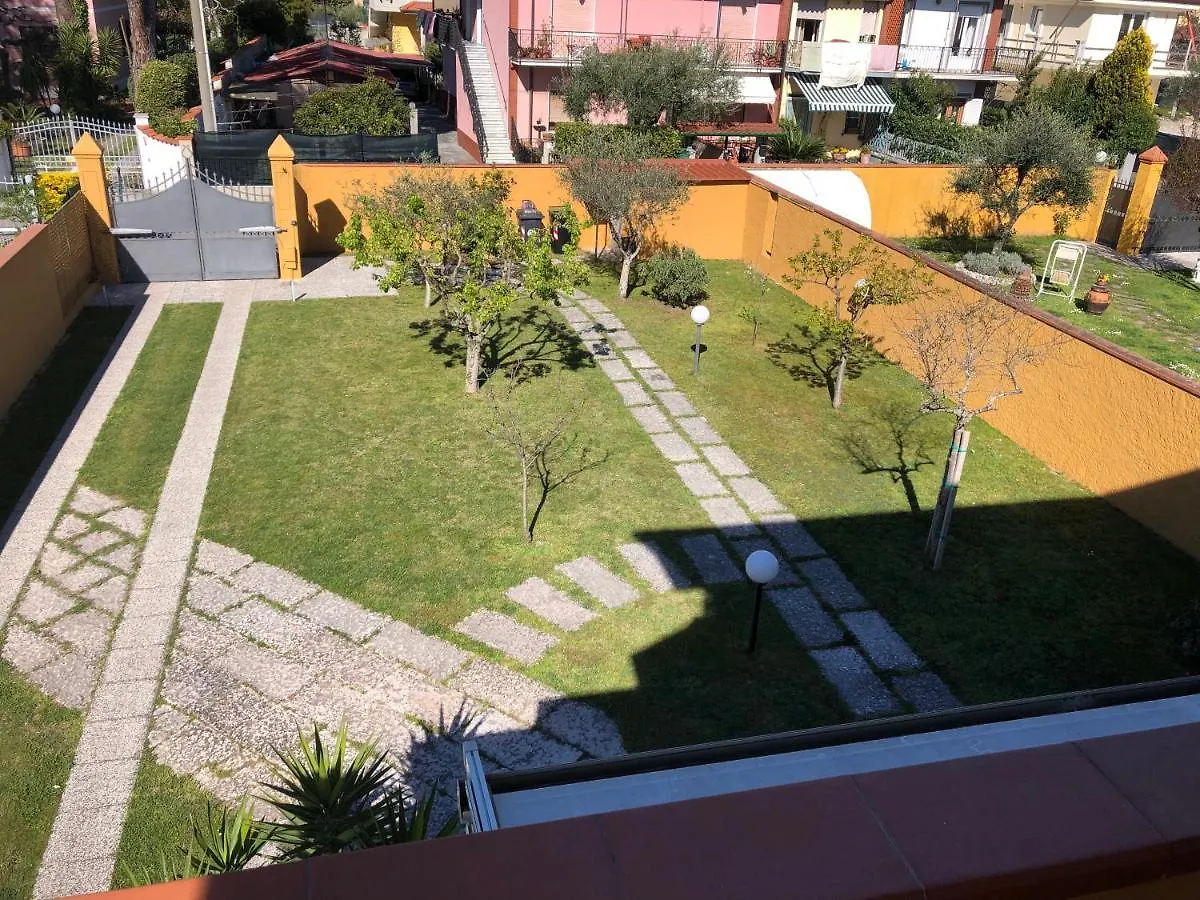 Casa Vacanze Sunflower Carrara 0*,  Italy